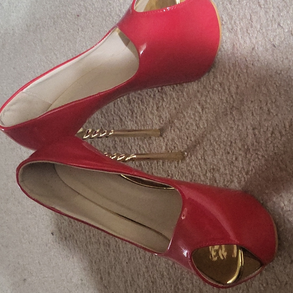 Shoes - Picture 3 of 3